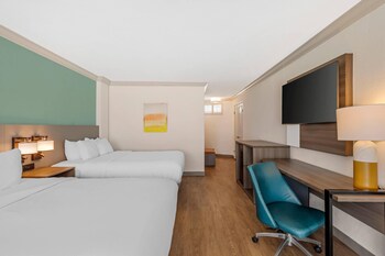 Standard Room, 2 Queen Beds, Non Smoking