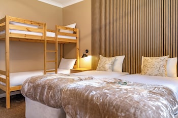 Family Room Sleeps 4