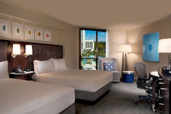 Suite, 2 Queen Beds, Balcony, Pool View (Island)