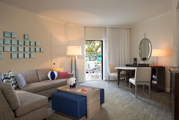Suite, 1 King Bed, Balcony