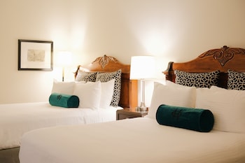 Deluxe Room, 2 Queen Beds