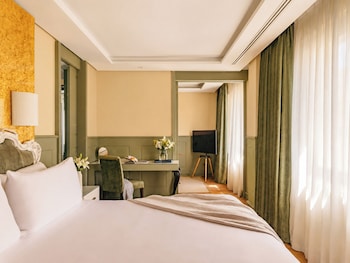 Junior Suite Red Level