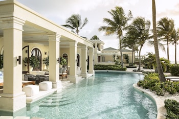 La Dolce Vita (located off-property)