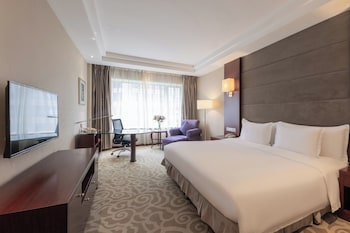 Standard Room, 1 King Bed (Work Life)