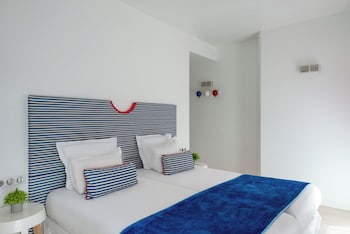 Family Superior, 2 Rooms - Complimentary soft minibar, courtesy tray, digital press, fitness, sauna