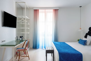 Superior Double Room - Complimentary soft minibar, courtesy tray, digital press, fitness, sauna