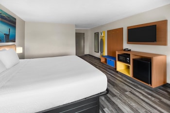Business Studio Suite, 1 King Bed, Non Smoking
