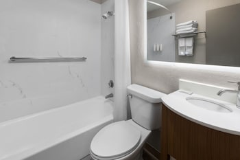 Room, 1 Queen Bed, Non Smoking (Economy)