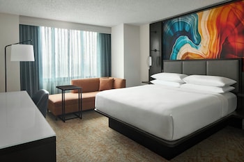 Room, 1 King Bed (Mobility Accessible, Tub)