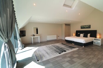 Deluxe Penthouse with 3 double or twin bedrooms