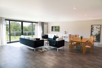 Deluxe Penthouse with 3 double or twin bedrooms