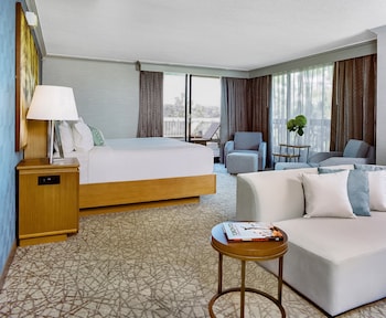 Junior Suite, 1 King Bed