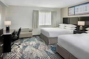 Suite, Multiple Beds, Pool View