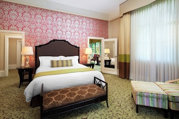 Suite, 1 King Bed, Garden View (Historic Wing)