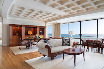 Suite, 1 King Bed with Sofa bed, Oceanfront (Prestige Suite)
