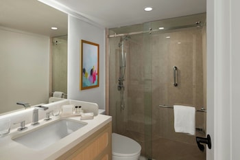 Room, 1 King Bed, Balcony, Oceanfront