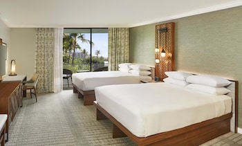 Room, 2 Queen Beds, Partial Ocean View