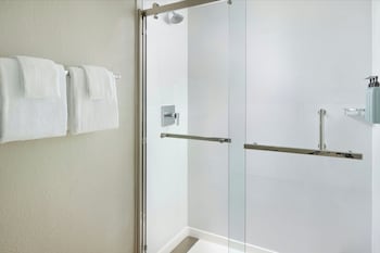 Family Room, 2 Queen Beds (Mobility Accessible, Transfer Shower)