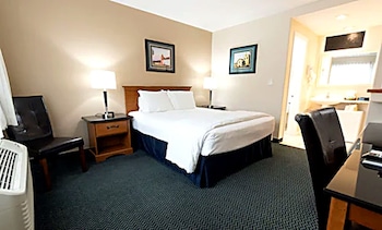 Standard Room, 1 King Bed, Upstairs