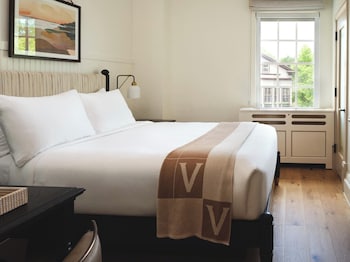Standard Room, 1 Queen Bed (Bellevue)