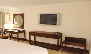 Deluxe Room, 1 King Bed, Smoking