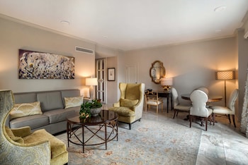 Luxury Suite, 1 King Bed (Pontchartrain)
