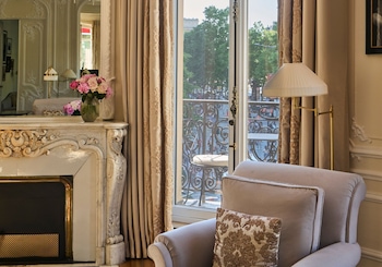 Signature Suite (George V)