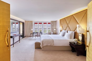 Suite (PARIS EIFFEL)