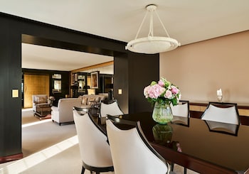 Suite (PARIS EIFFEL)