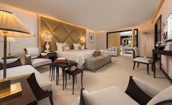 Suite (PARIS EIFFEL)