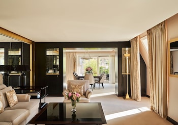 Suite (PARIS EIFFEL)