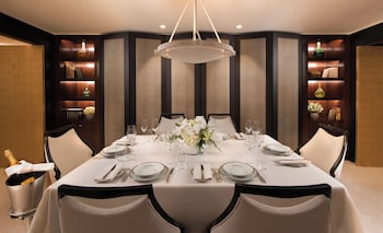 Suite (PARIS EIFFEL)