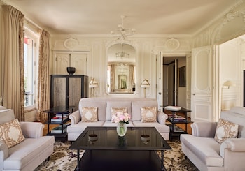 Signature Suite (Champs Elysées)