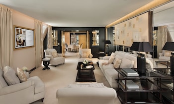 Suite (PARIS EIFFEL)