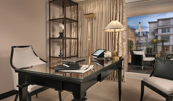 Suite (PARIS EIFFEL)