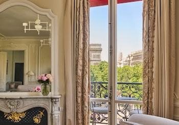 Signature Suite (Arc de Triomphe)