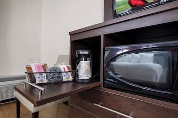Deluxe Room, 1 King Bed, Balcony (Smoke Free)