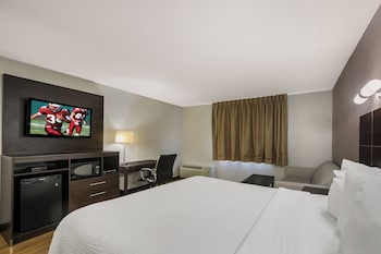 Deluxe Room, 1 King Bed, Balcony (Smoke Free)