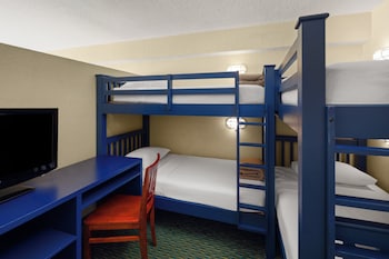 Suite, Multiple Beds, Pool View (Kid)