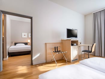 Family Room, 2 Double Beds, Connecting Rooms