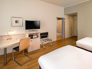 Family Room, 2 Double Beds, Connecting Rooms