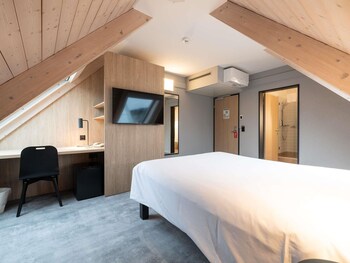 Deluxe Room, 1 Double Bed with Sofa bed