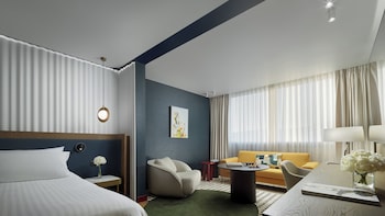 Club Suite, 1 Bedroom, Balcony (Club Louge Access, Acropolis View)
