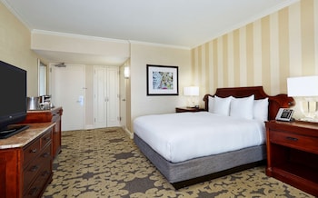 Room, 1 King Bed, Accessible (Hearing)