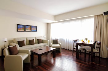 Suite, 1 King Bed with Sofa bed, Kitchen, City View