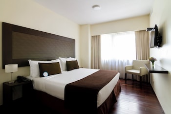 Classic Room, 1 King Bed, Kitchen