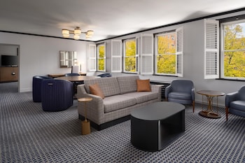 Suite, 1 King Bed