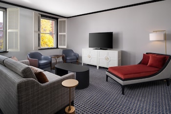Suite, 1 King Bed