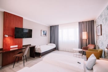 Comfort Room, 1 King Bed (with Sofabed)