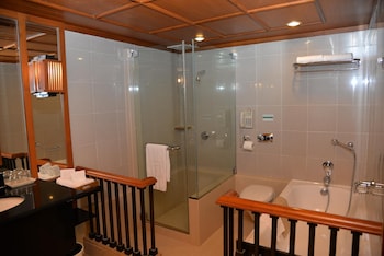 Junior Suite, 1 Bedroom, Bathtub